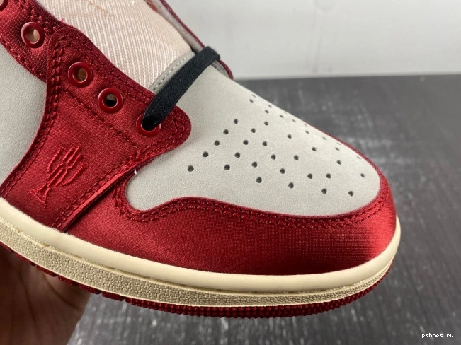 1 Low OG Trophy Retro Away Jordan Room 1210